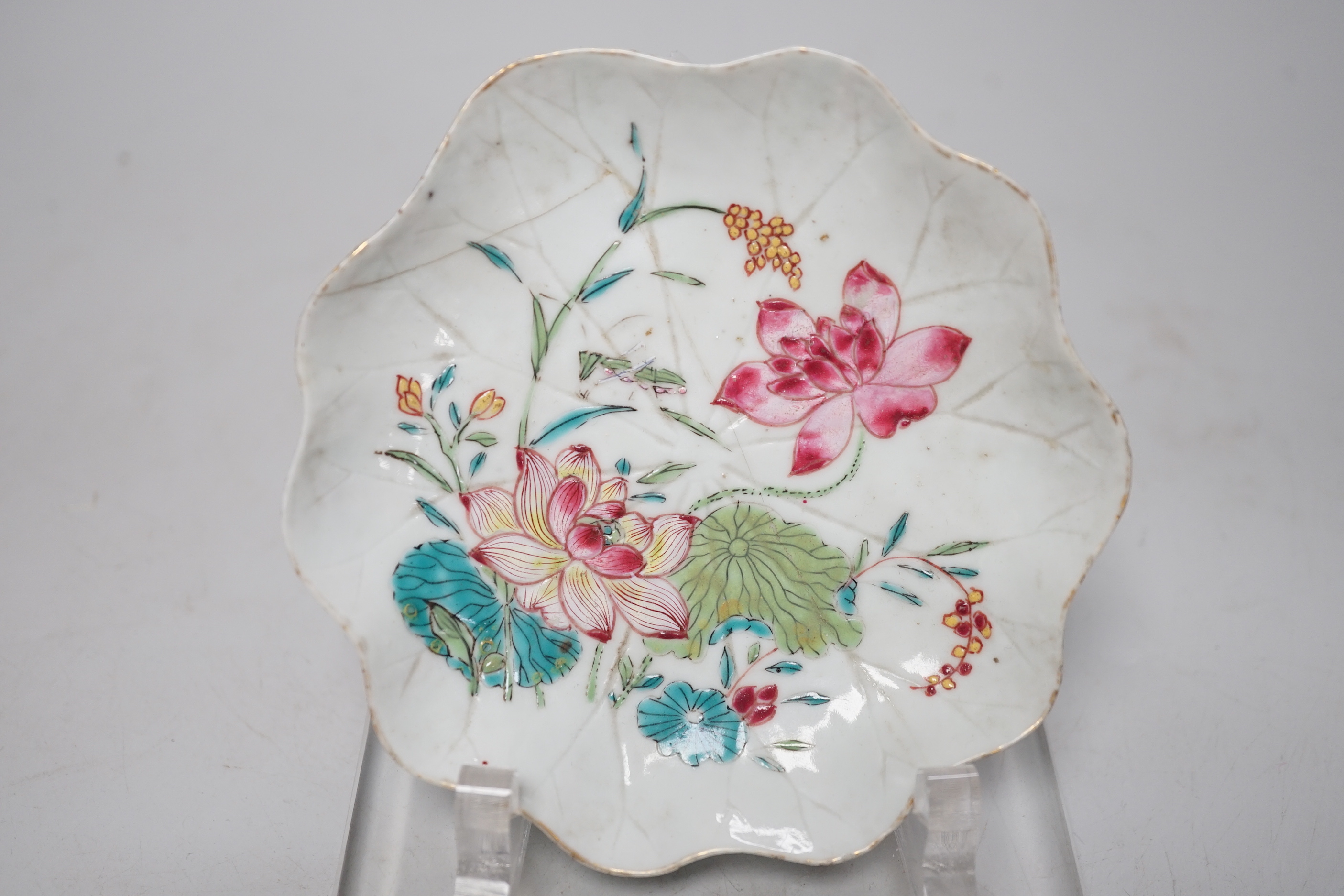 A Chinese famille rose lotus leaf shaped saucer dish, Qianlong period, 12.5cm